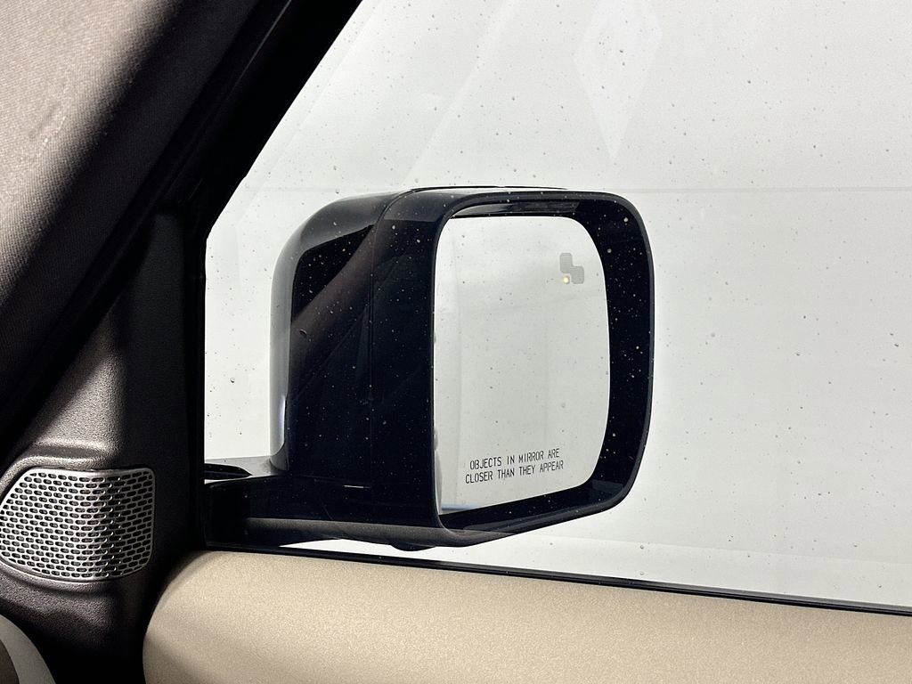 Used 2022 Land Rover Defender 110 X-Dynamic SE image 24