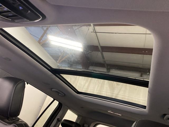 Used 2022 Jeep Grand Cherokee L Limited w/ Luxury Tech Group II image 16