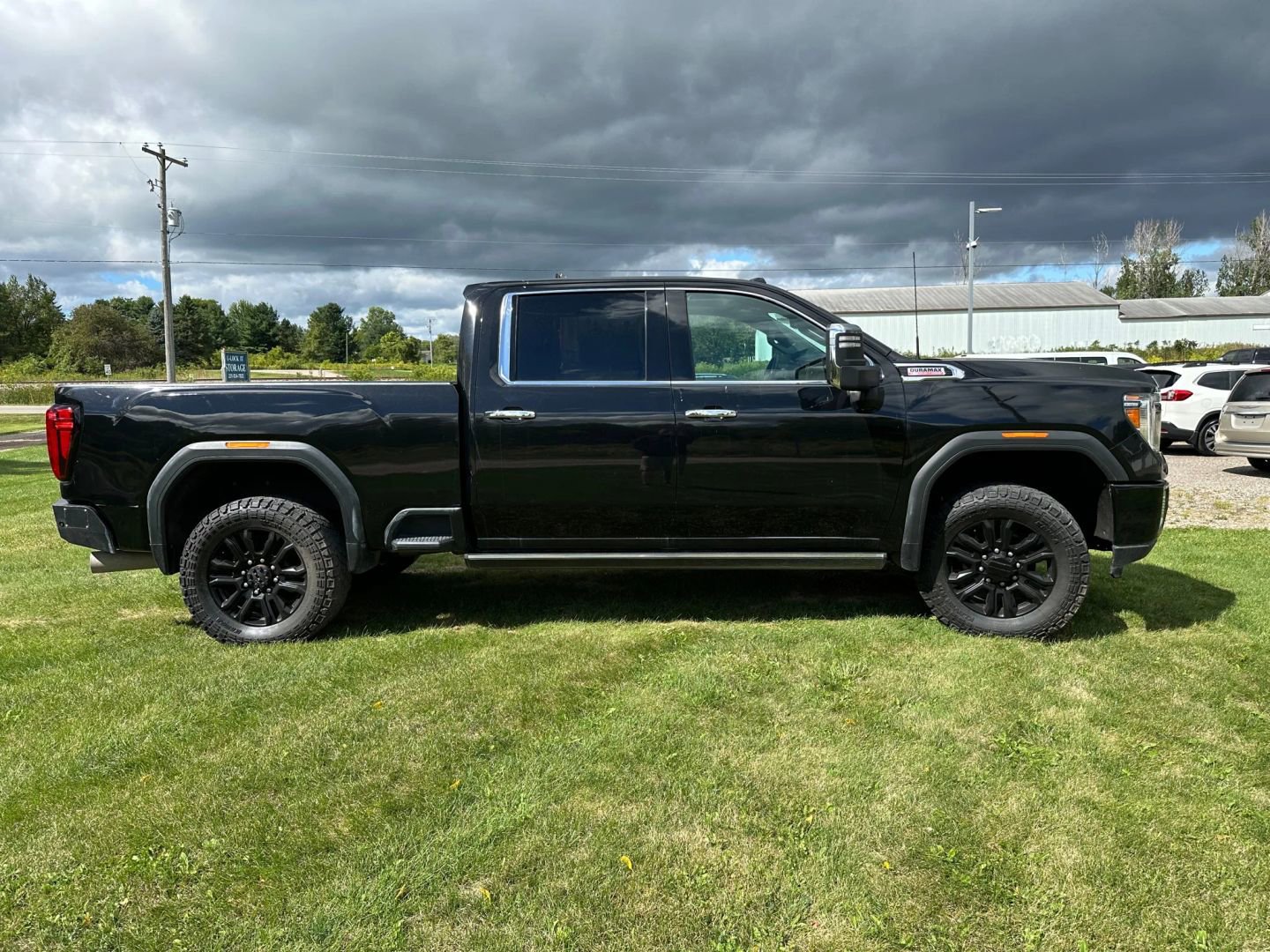 Used 2021 GMC Sierra 2500 Denali w/ Denali Black Diamond Edition image 4