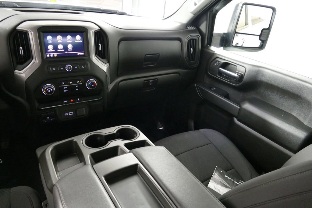 Used 2023 Chevrolet Silverado 2500 Custom w/ Custom Convenience Package image 5