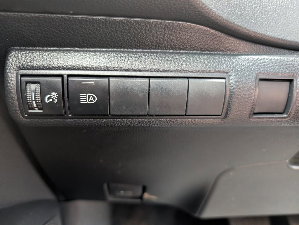 Used 2023 Toyota Corolla LE image 23