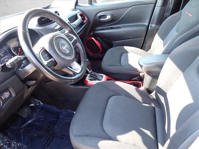 Used 2020 Jeep Renegade Trailhawk w/ Cold Weather Group AWD/4WD image 11