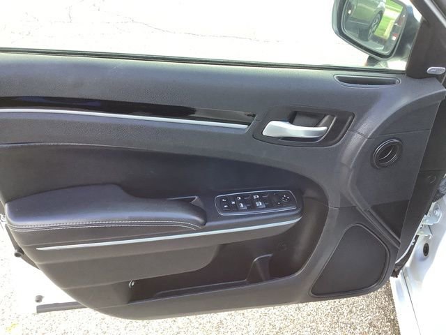 Used 2022 Chrysler 300 S RWD image 10