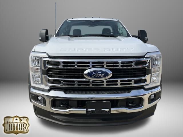 New 2024 Ford F550 4x4 Regular Cab Super Duty image 2