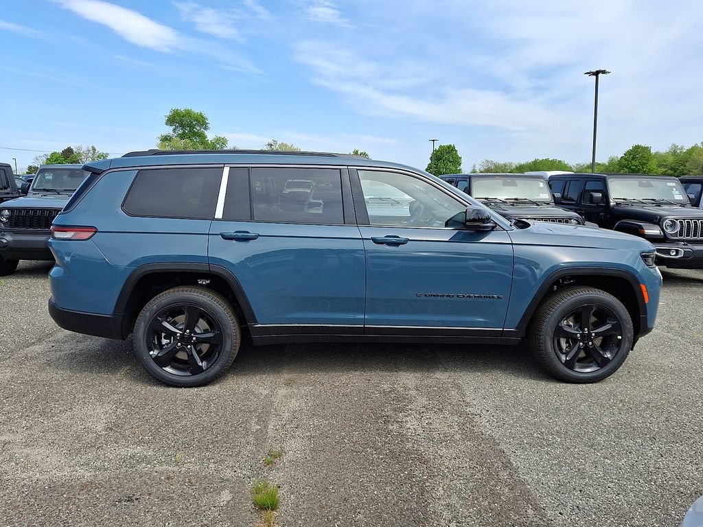 New 2026 Jeep Grand Cherokee L Limited w/ Limited Altitude Package AWD/4WD image 8