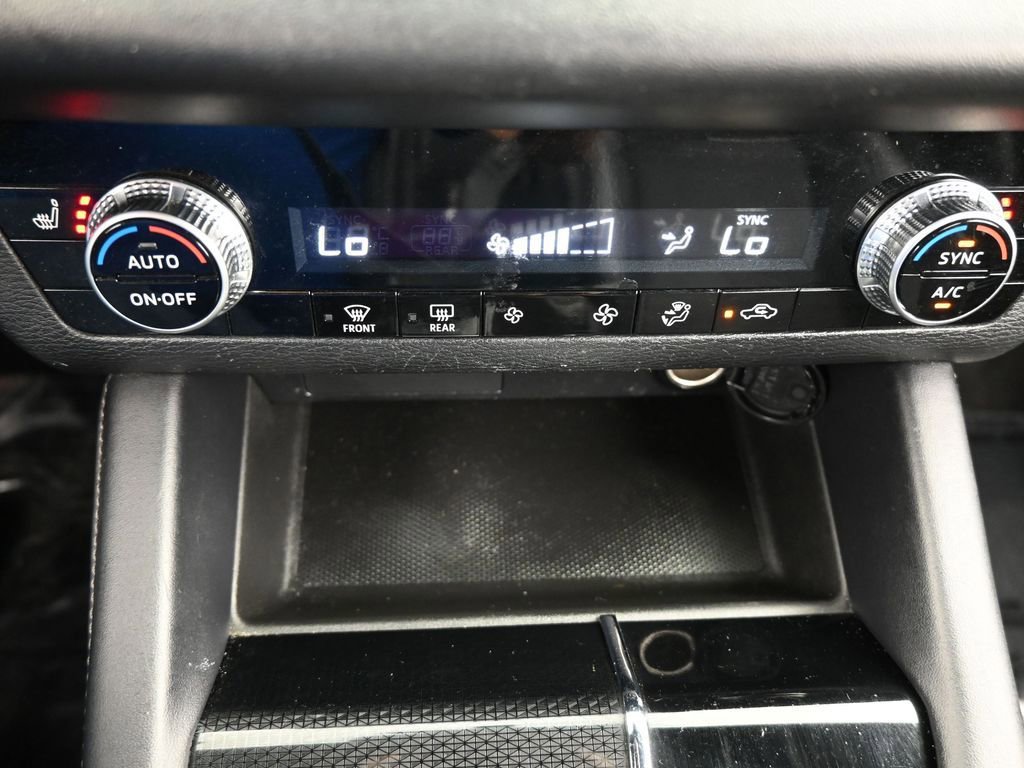 Used 2023 Mitsubishi Outlander SE image 29