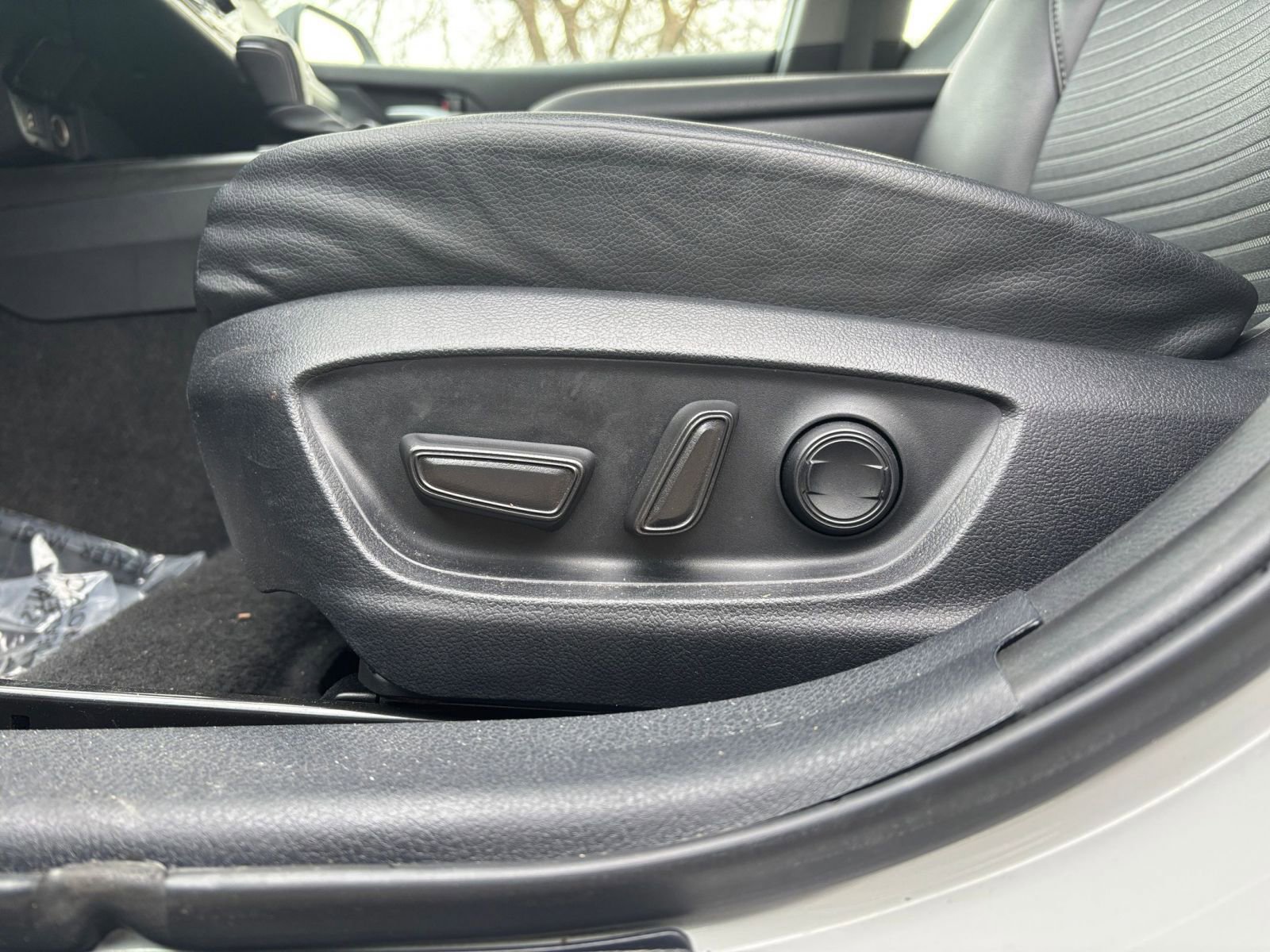 Used 2024 Toyota Camry SE image 23