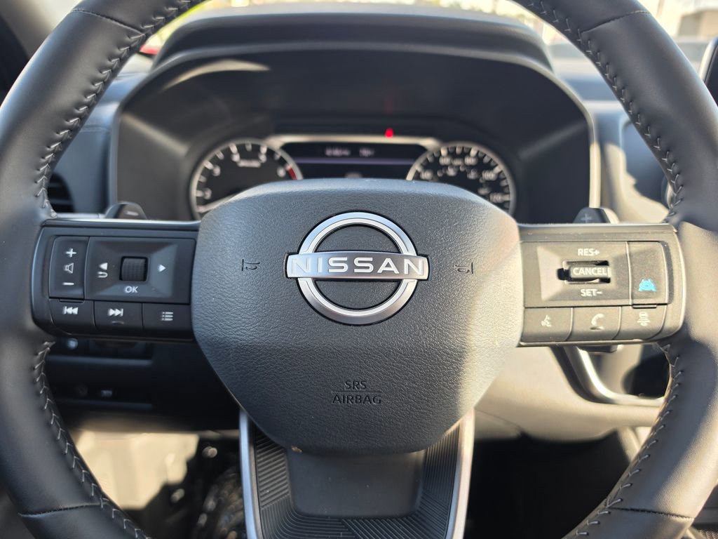 Used 2025 Nissan Rogue SV image 18