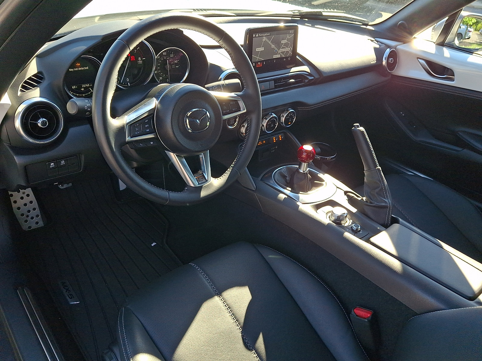 Used 2022 MAZDA MX-5 Miata RF Grand Touring w/ Weather Package RWD image 12