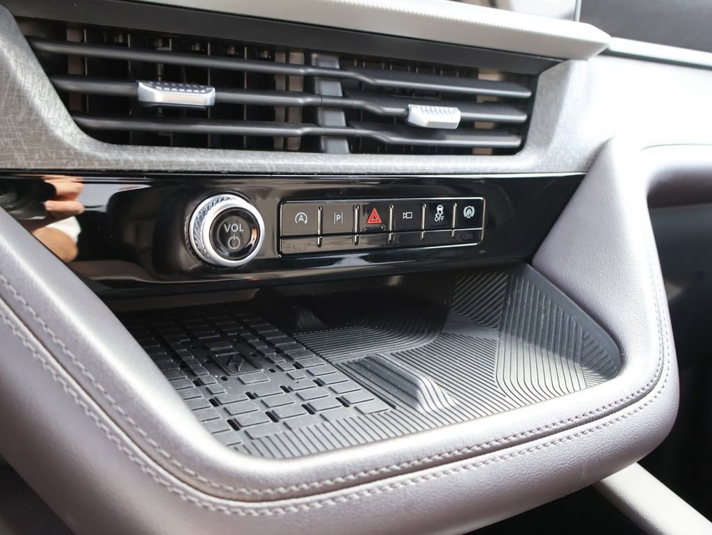 Certified 2025 Ford Explorer Platinum w/ LUX Leather Package image 40