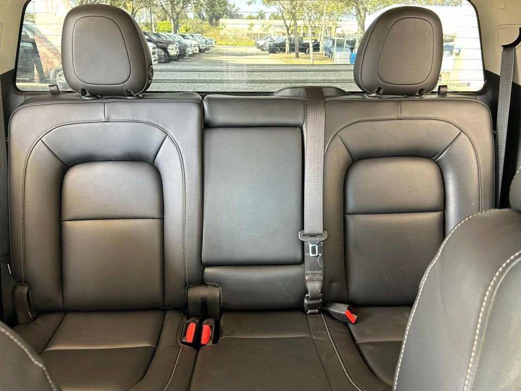 Used 2015 GMC Canyon SLT image 21