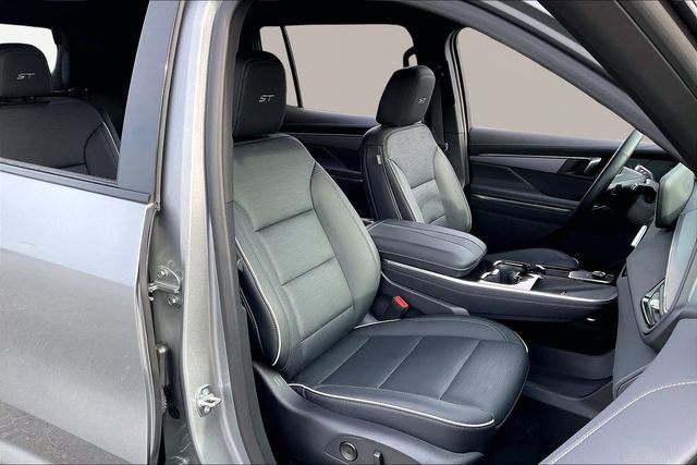 Used 2025 Buick Enclave Sport Touring image 20