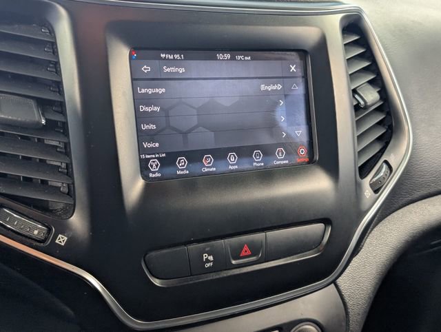 Used 2019 Jeep Cherokee Latitude Plus image 18