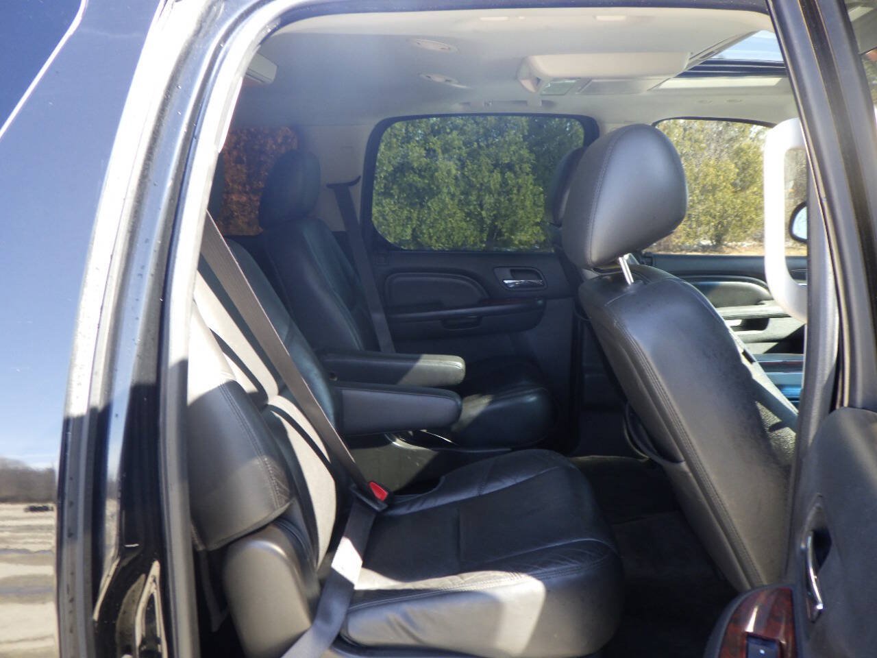 Used 2012 Cadillac Escalade ESV Premium AWD/4WD image 19