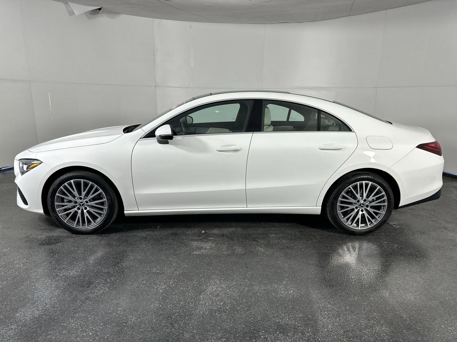 Used 2025 Mercedes-Benz CLA 250 image 8