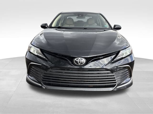 Used 2022 Toyota Camry LE image 10