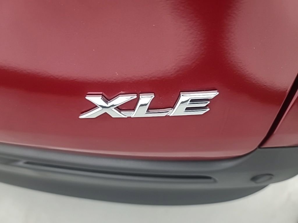 Used 2026 Toyota Sienna XLE image 13