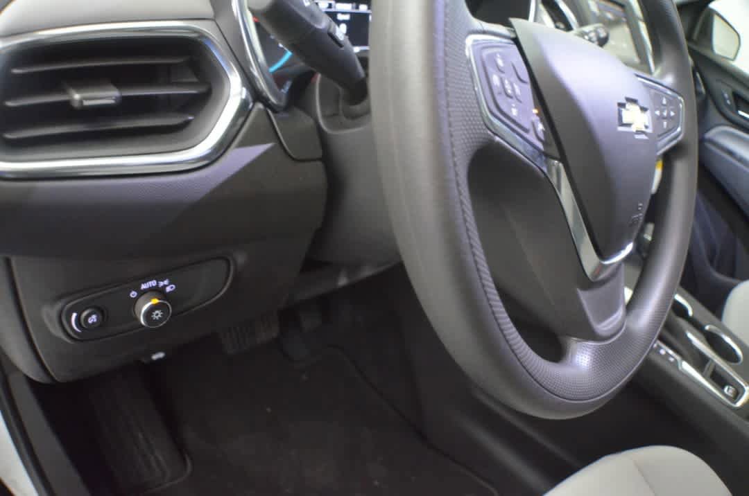 Used 2021 Chevrolet Equinox LS w/ LS Convenience Package FWD image 21