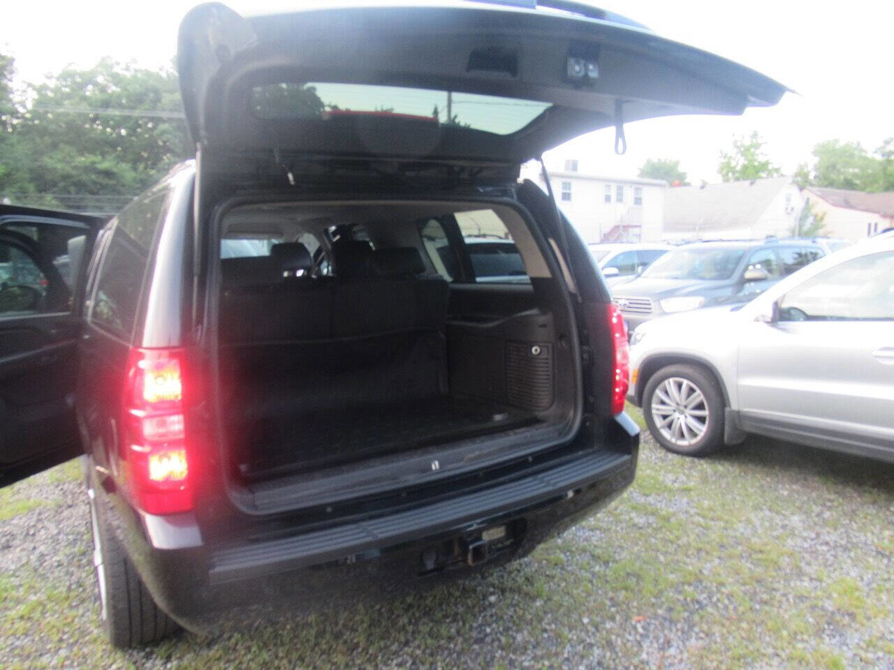 Used 2013 Chevrolet Suburban LT AWD/4WD image 10