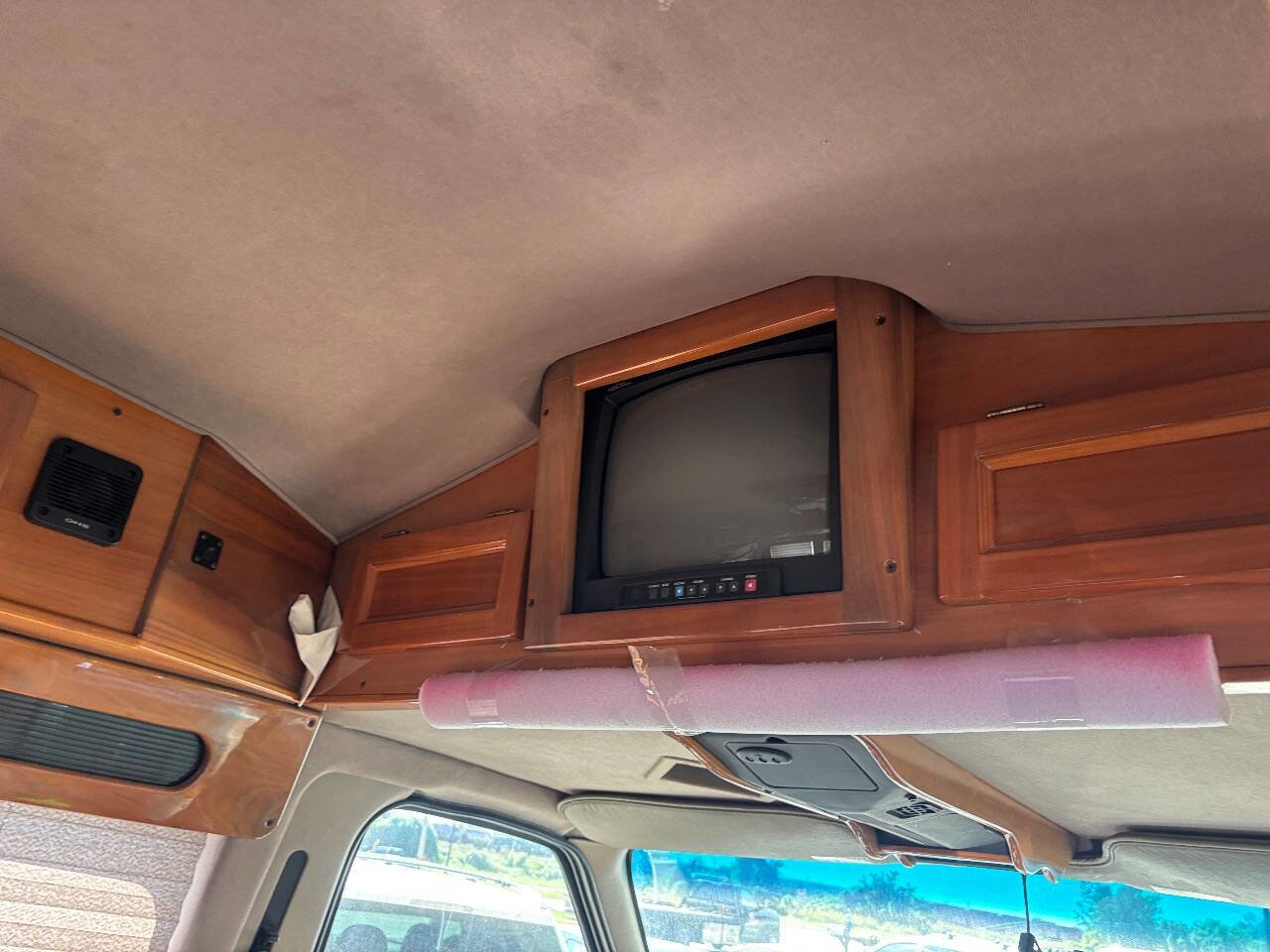 Used 1999 Ford E-250 and Econoline 250 RWD image 11