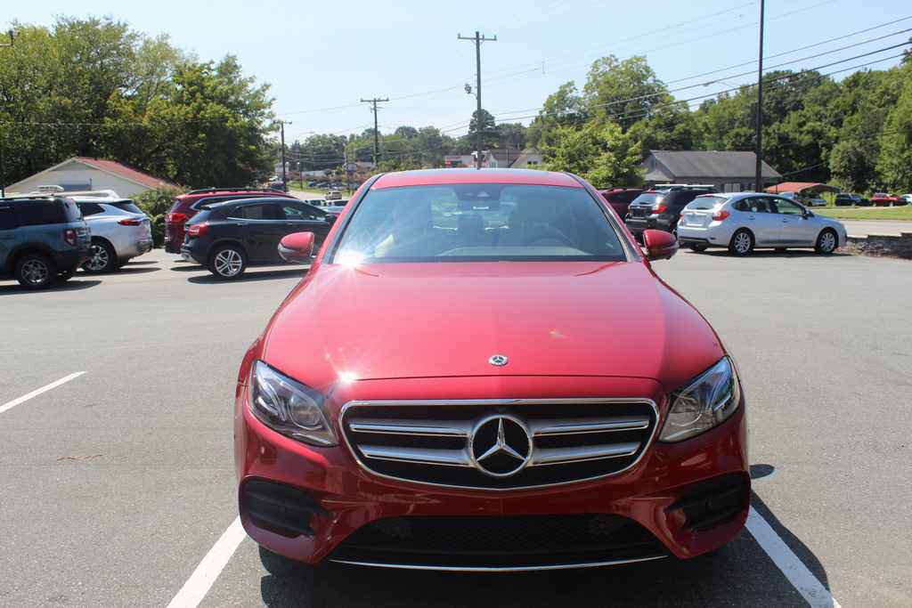 Used 2019 Mercedes-Benz E 300 image 2