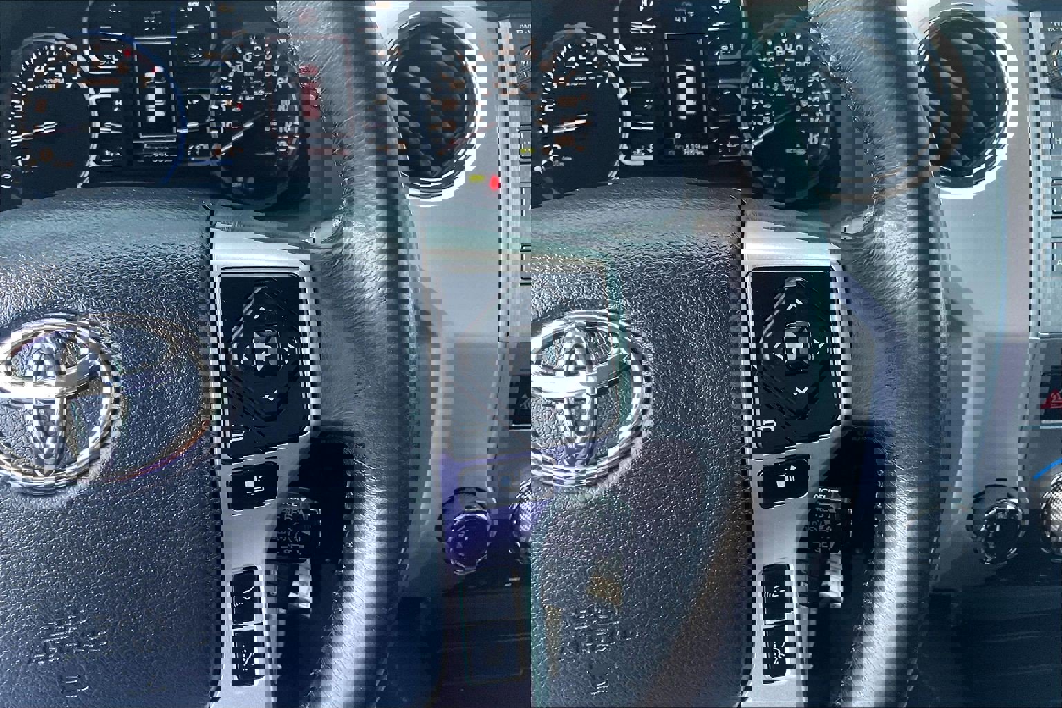 Used 2019 Toyota Tundra Platinum image 24