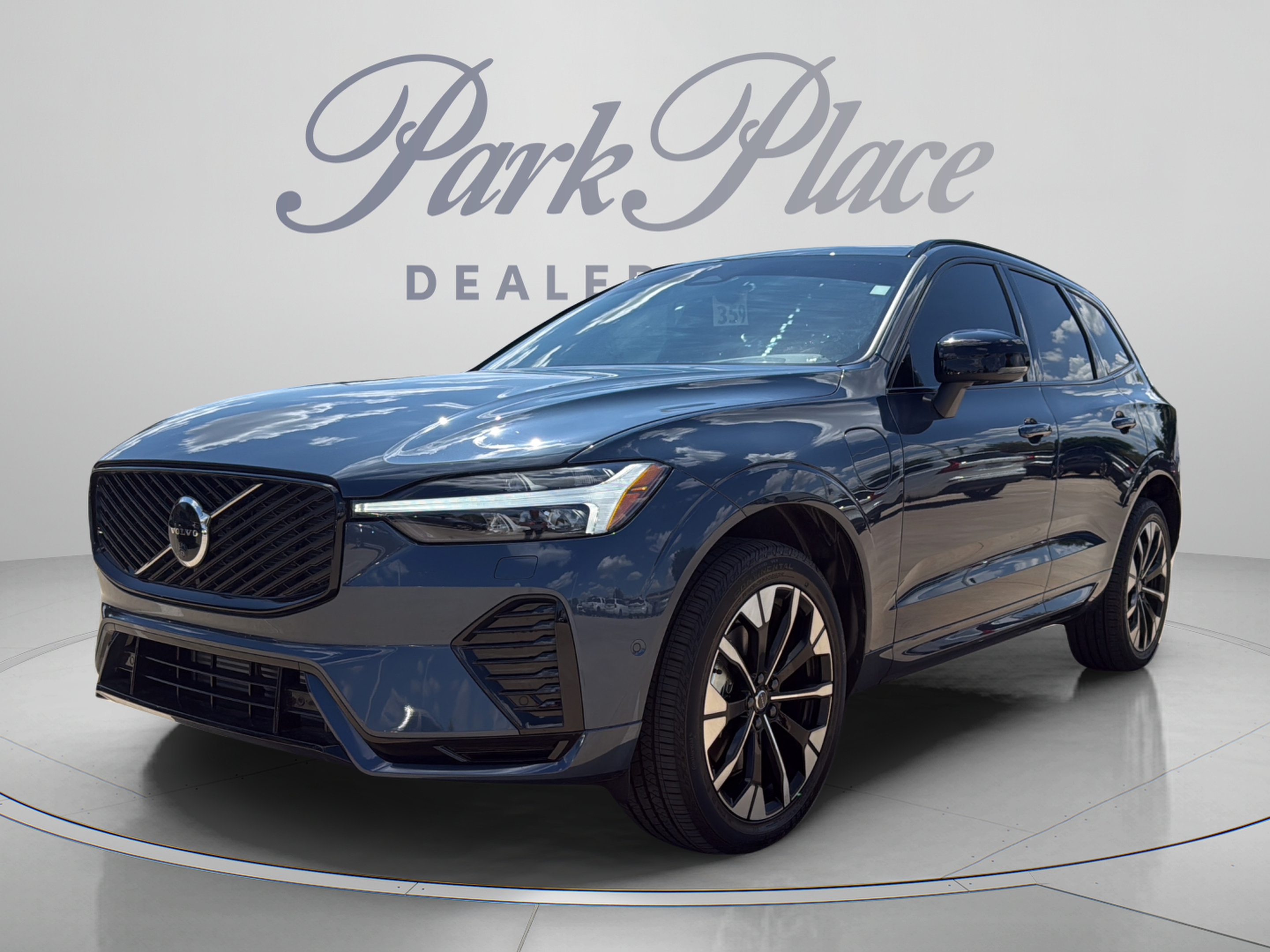 Used 2026 Volvo XC60 T8 Plus w/ Protection Package Premier