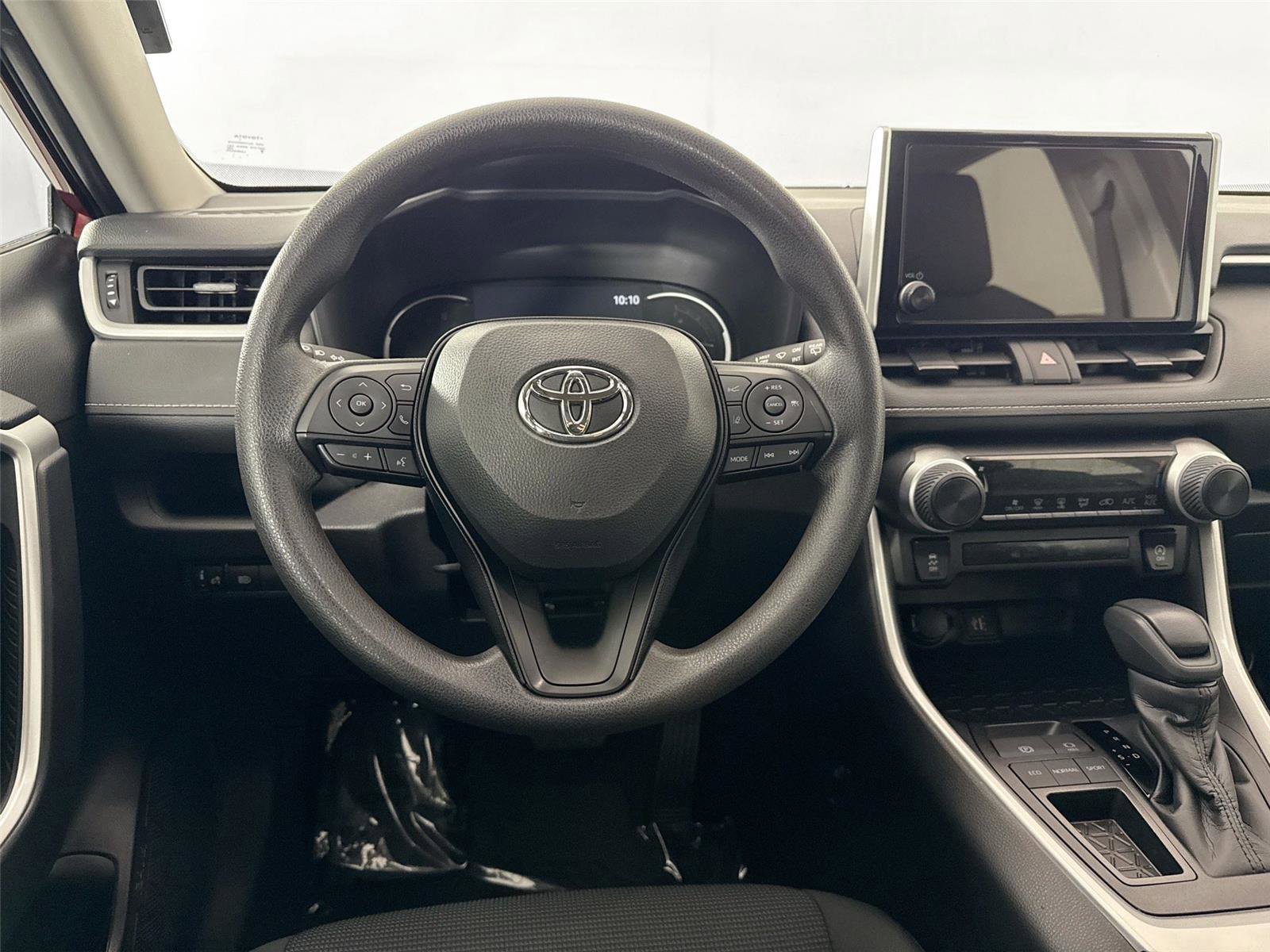 Certified 2025 Toyota RAV4 LE FWD image 28