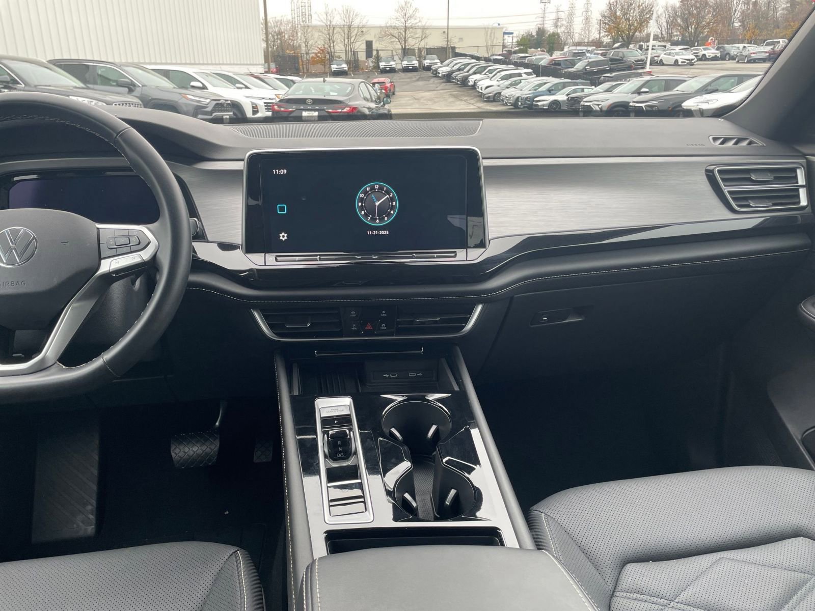 Used 2025 Volkswagen Atlas Cross Sport SE image 35