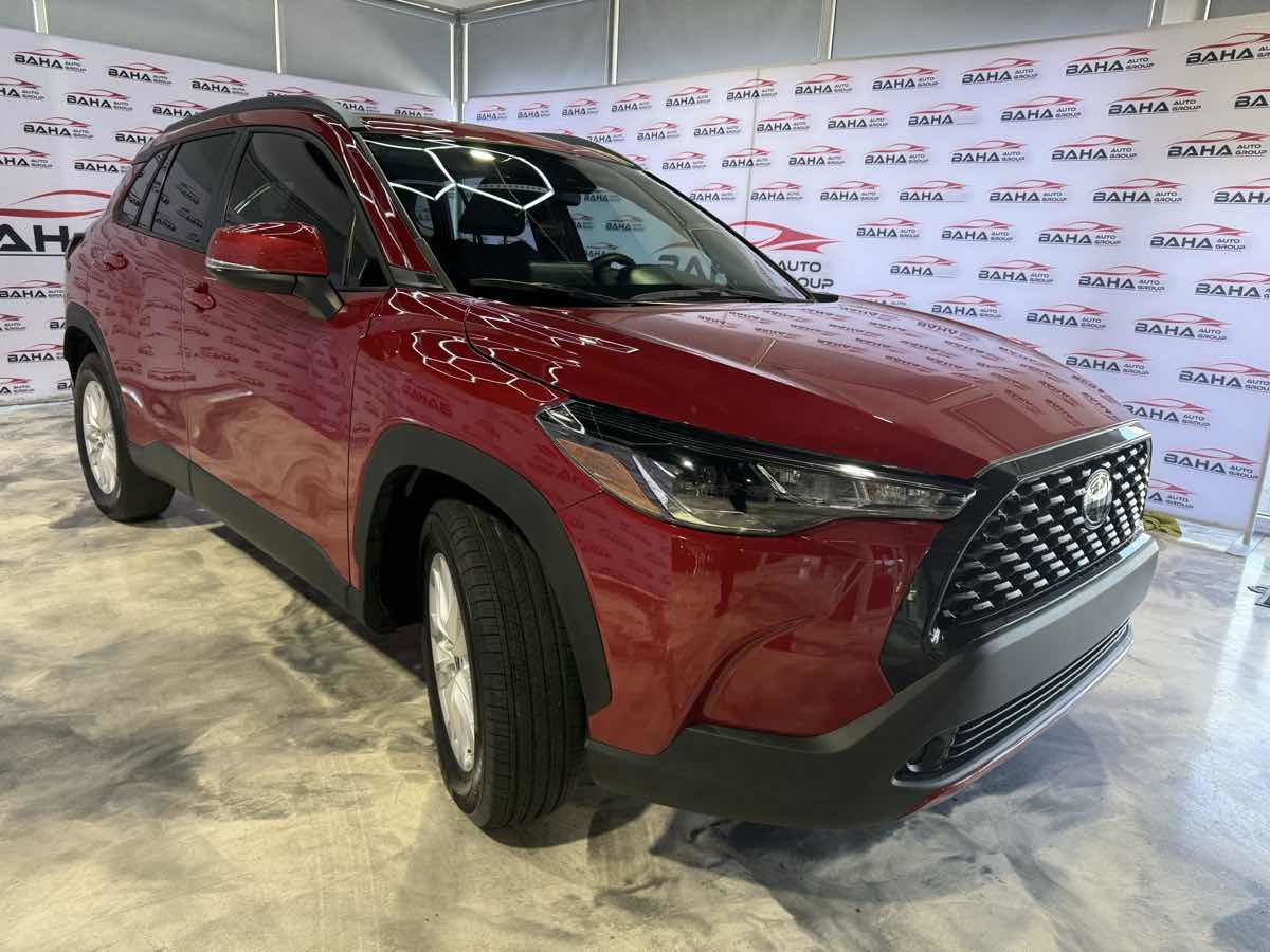 Used 2022 Toyota Corolla Cross LE w/ Moonroof Package image 6