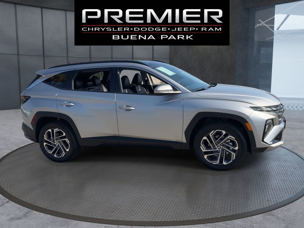 Used 2025 Hyundai Tucson Limited AWD/4WD image 9