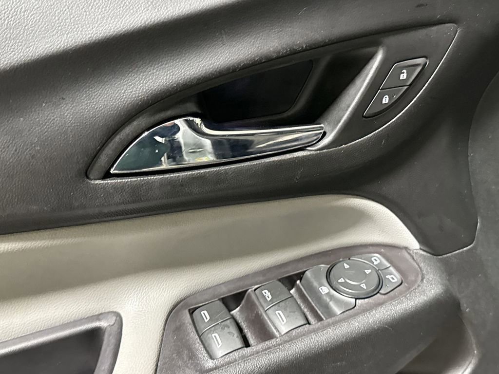 Used 2020 Chevrolet Equinox LS w/ LS Convenience Package image 20