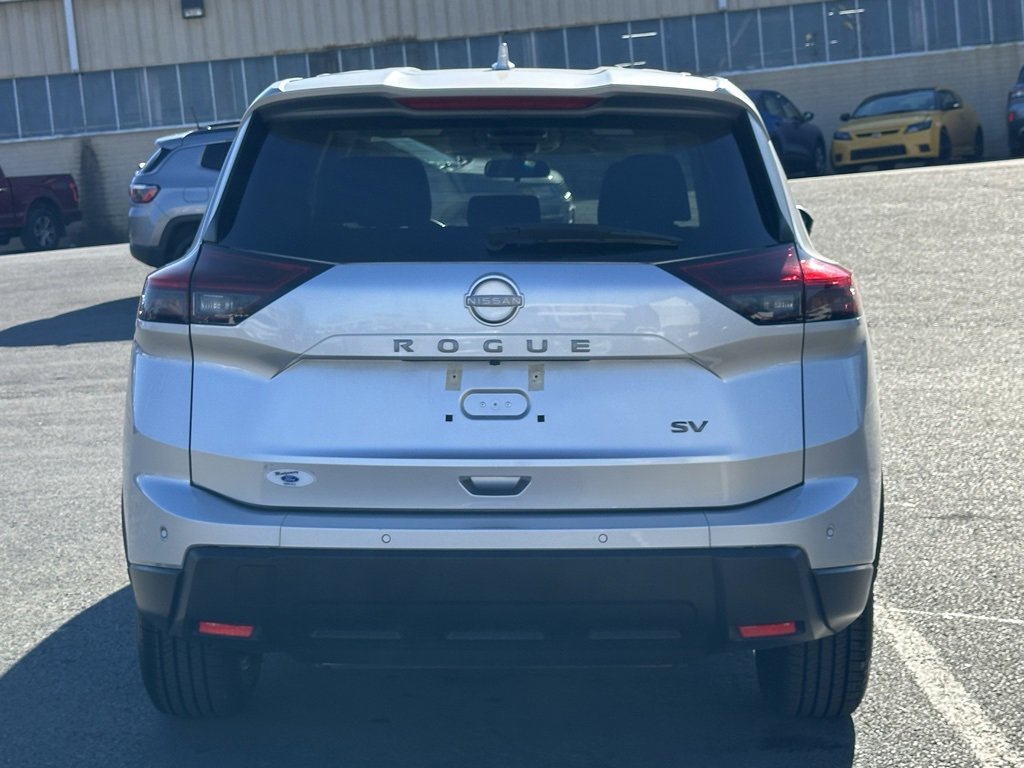 Used 2024 Nissan Rogue SV image 7