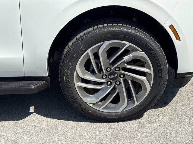 New 2026 Lincoln Navigator L Premier AWD/4WD image 9
