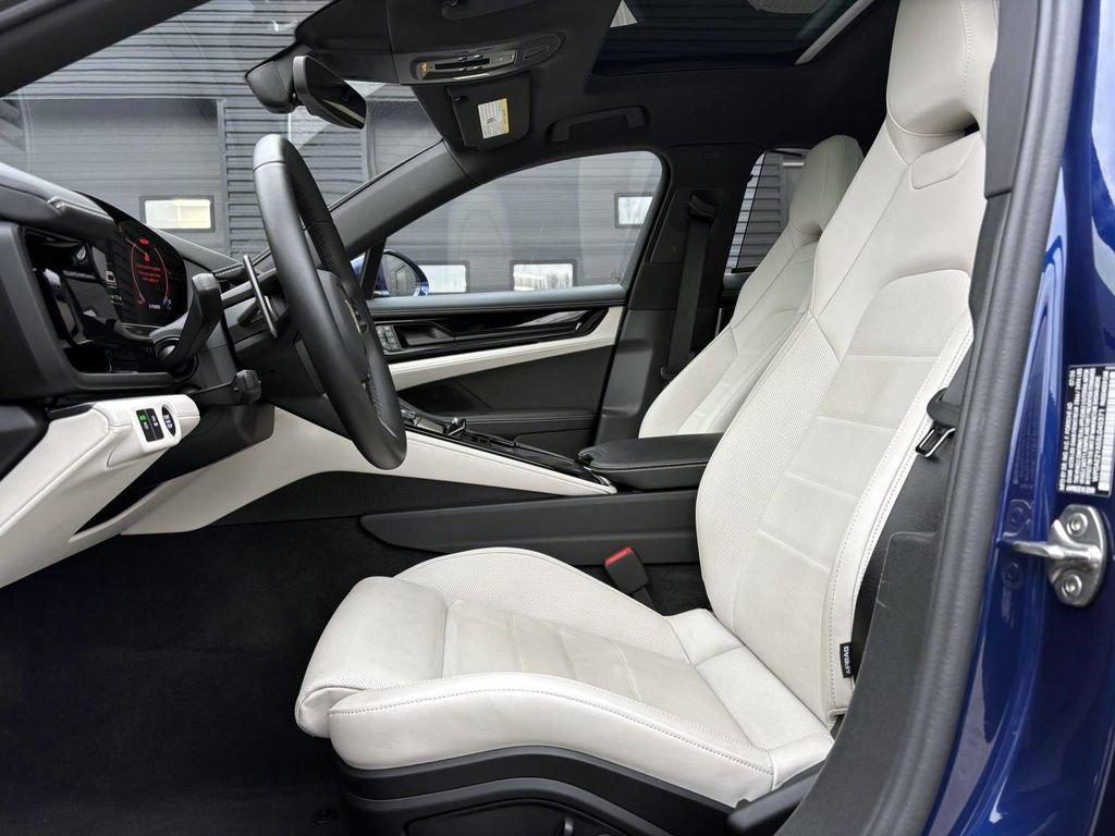 Used 2025 Porsche Panamera 4 image 5