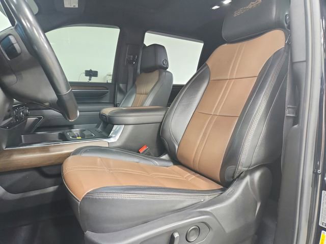 Used 2024 Chevrolet Silverado 3500 High Country w/ Technology Package AWD/4WD image 11