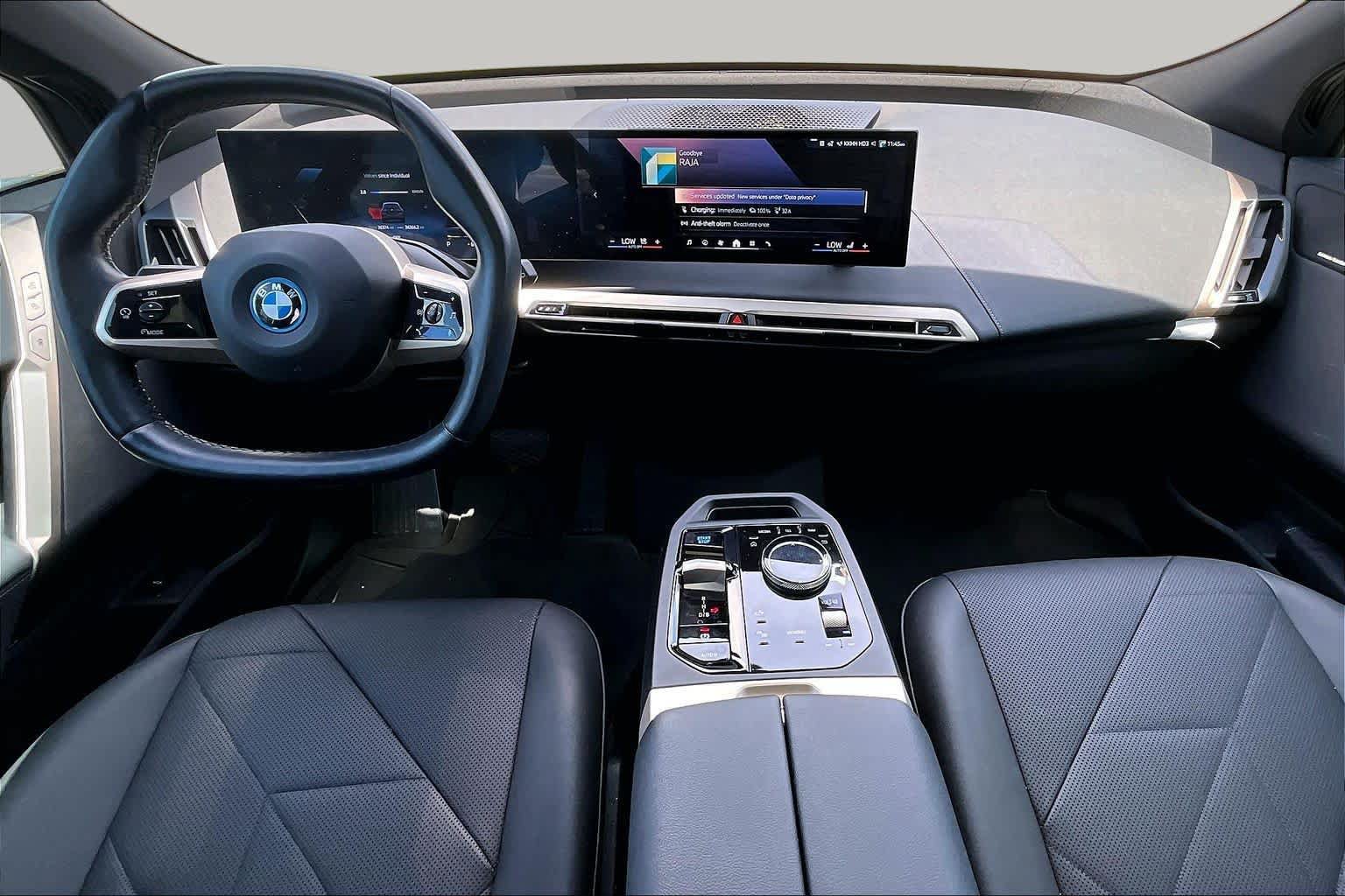 Used 2024 BMW iX xDrive50 w/ Premium Package AWD/4WD image 14