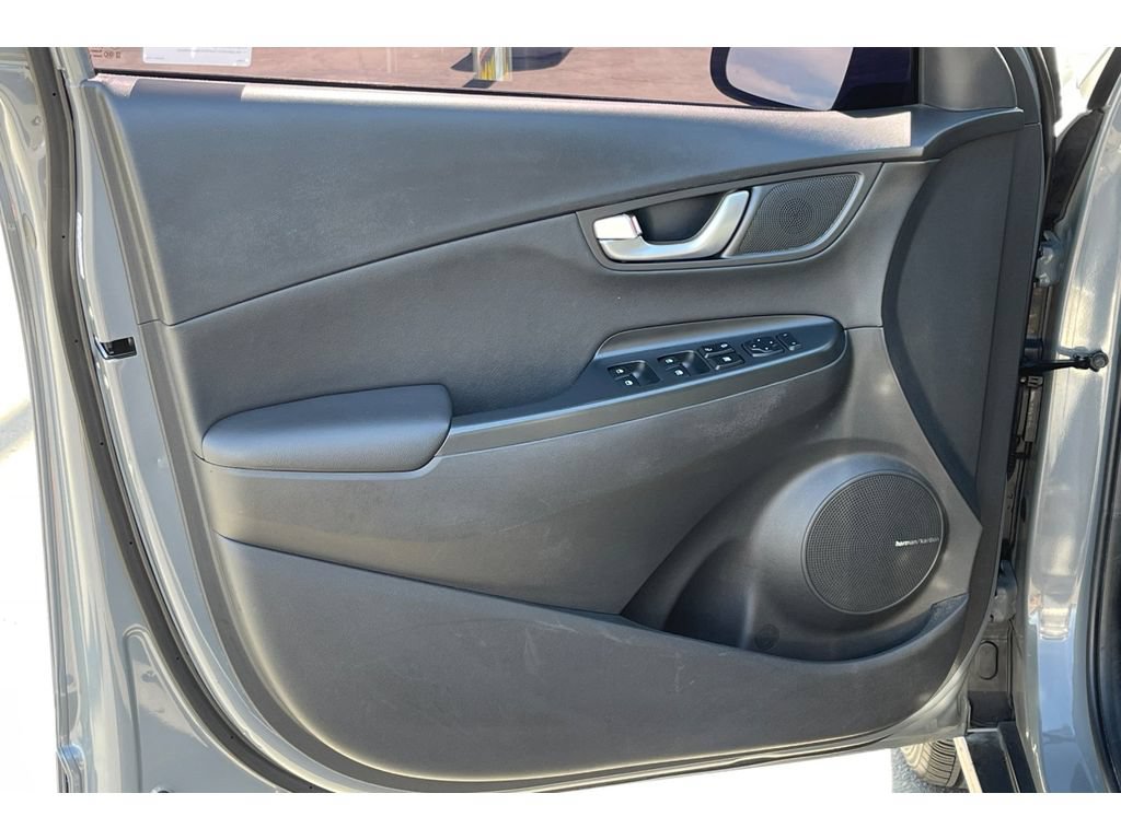 Used 2023 Hyundai Kona Limited FWD image 12