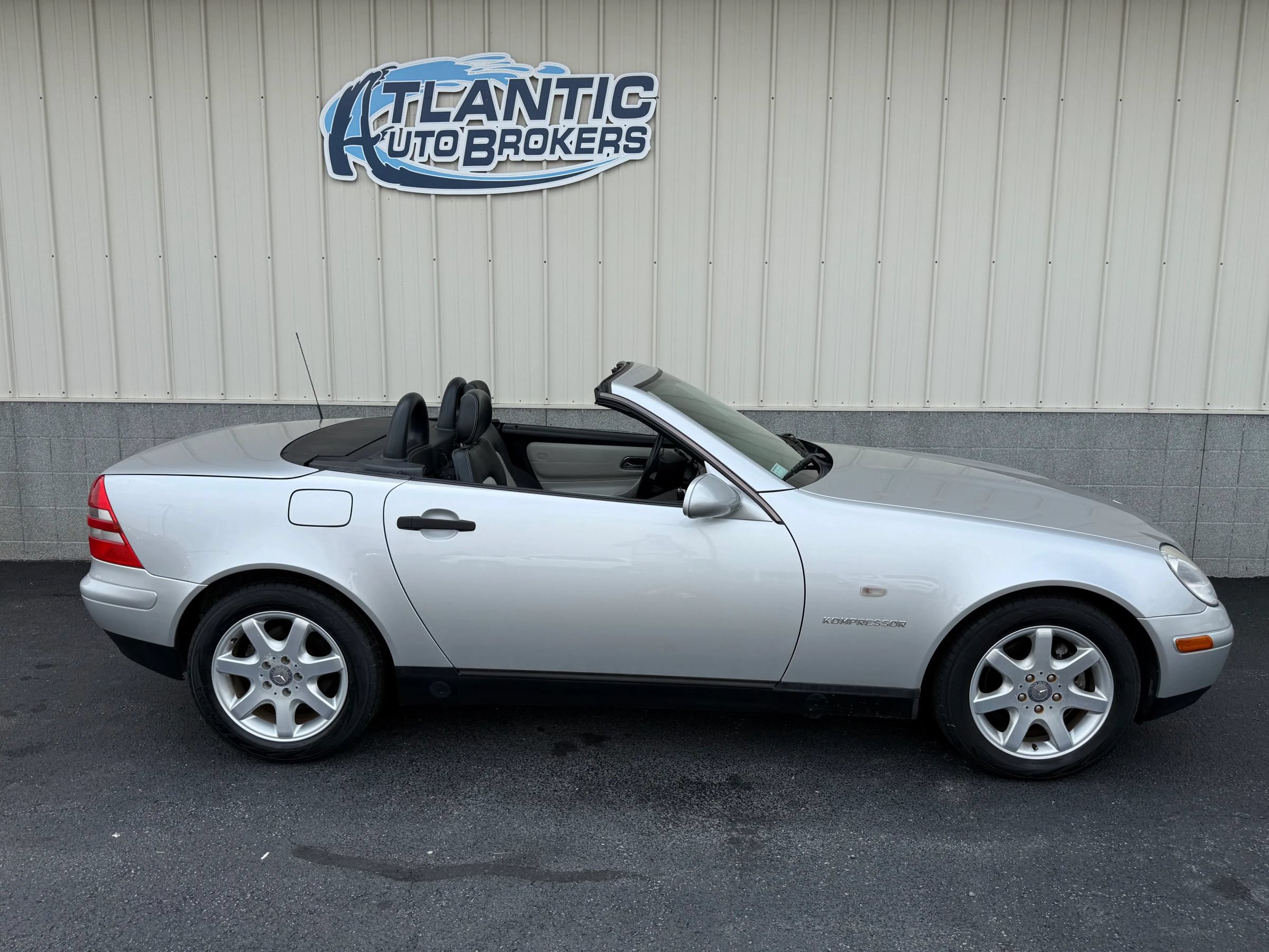 Used 1999 Mercedes-Benz SLK 230 image 4