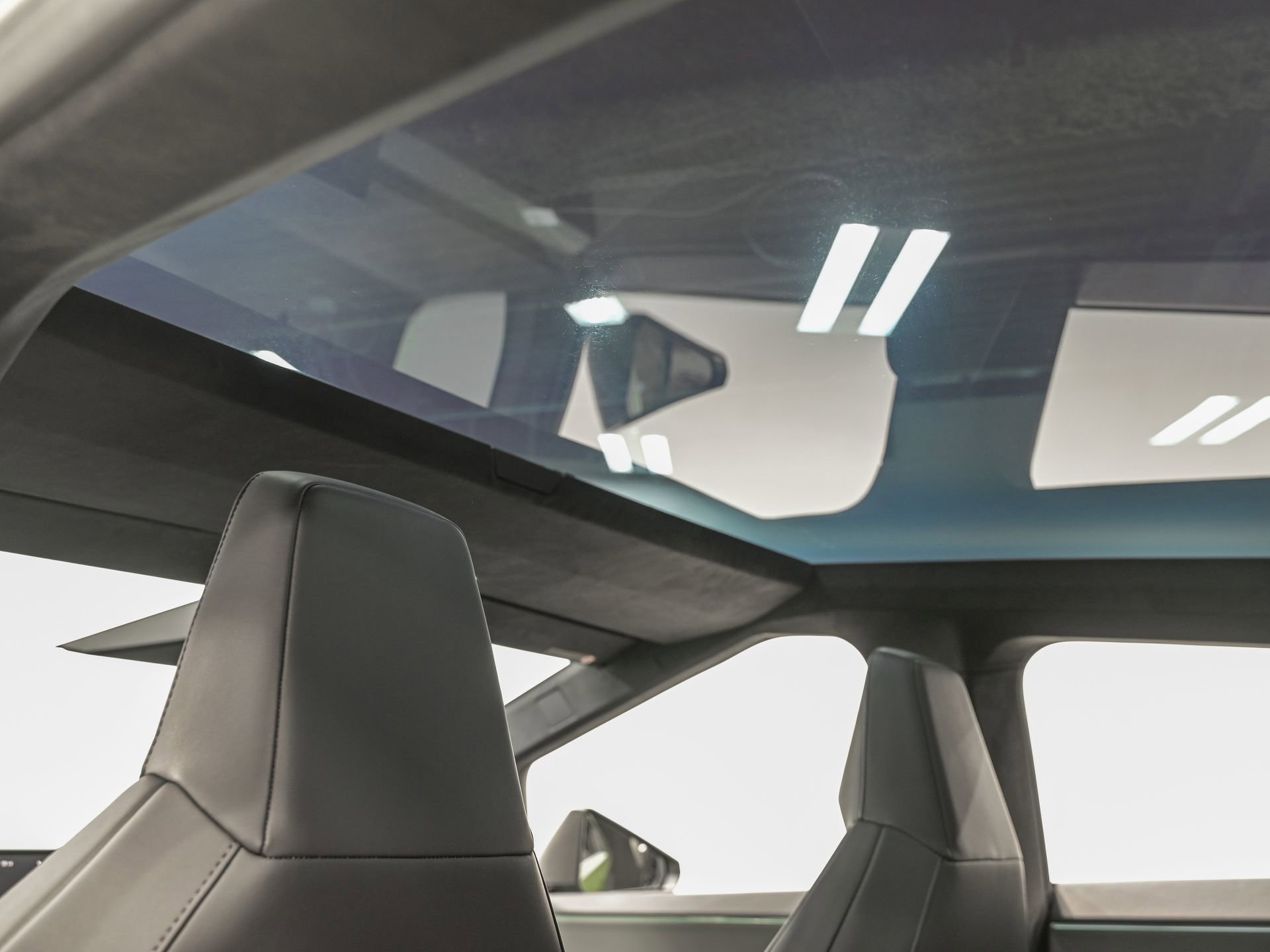 Used 2024 Tesla Cybertruck Cyberbeast AWD/4WD image 24