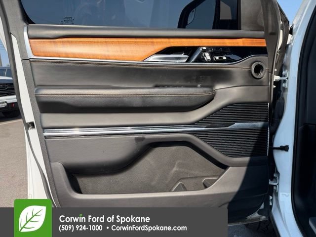 Used 2022 Jeep Grand Wagoneer Series III AWD/4WD image 22