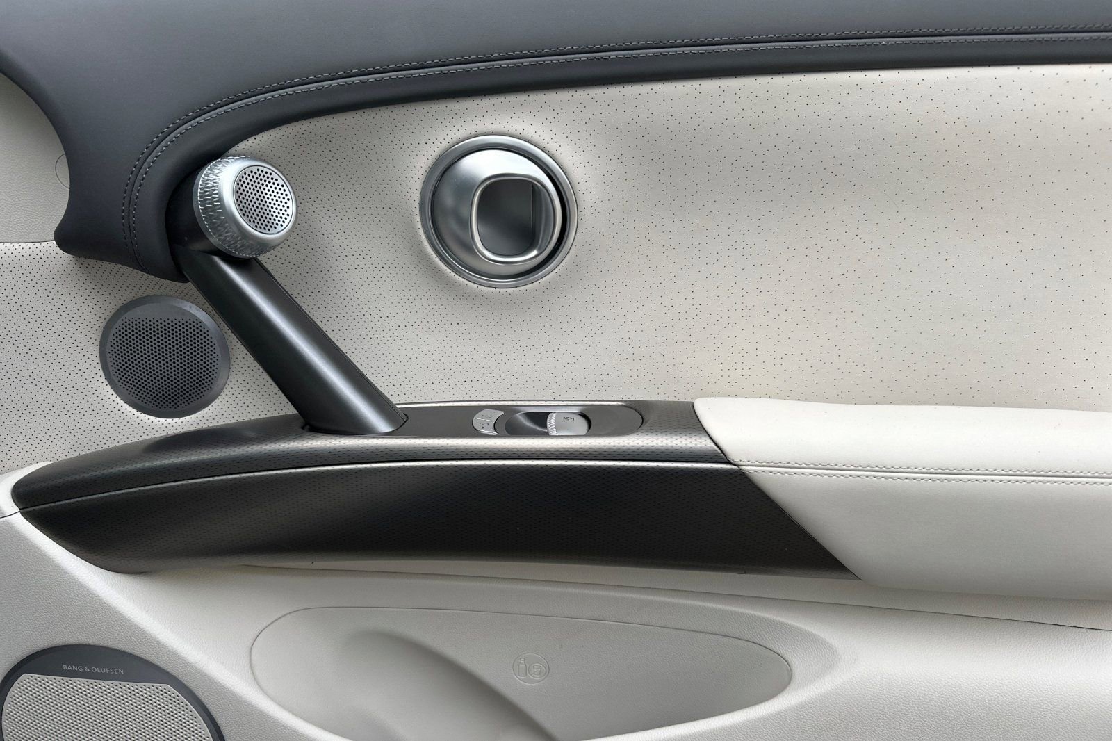 Used 2023 Genesis GV60 Advanced image 21