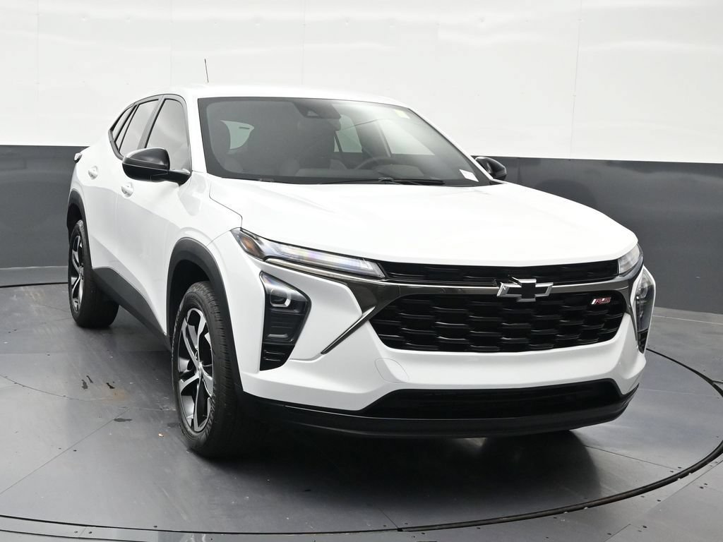 Used 2026 Chevrolet Trax RS FWD image 8