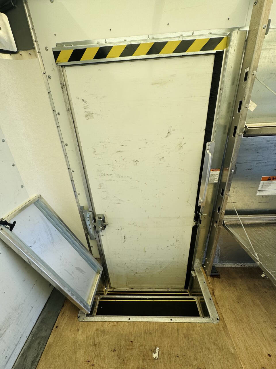 Used 2022 GMC Savana 3500 Extended w/ Power Convenience Package image 17