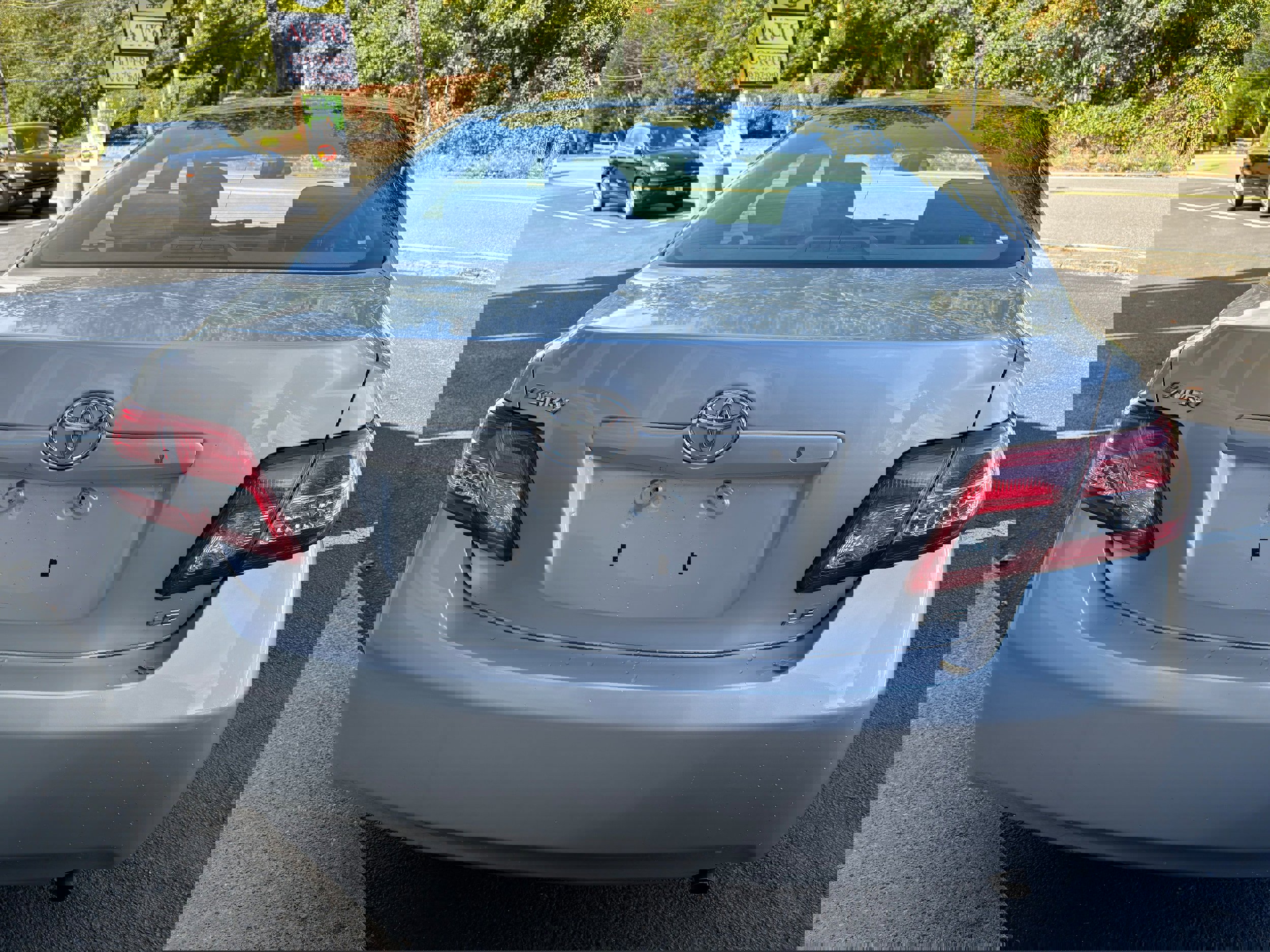 Used 2011 Toyota Camry LE image 7