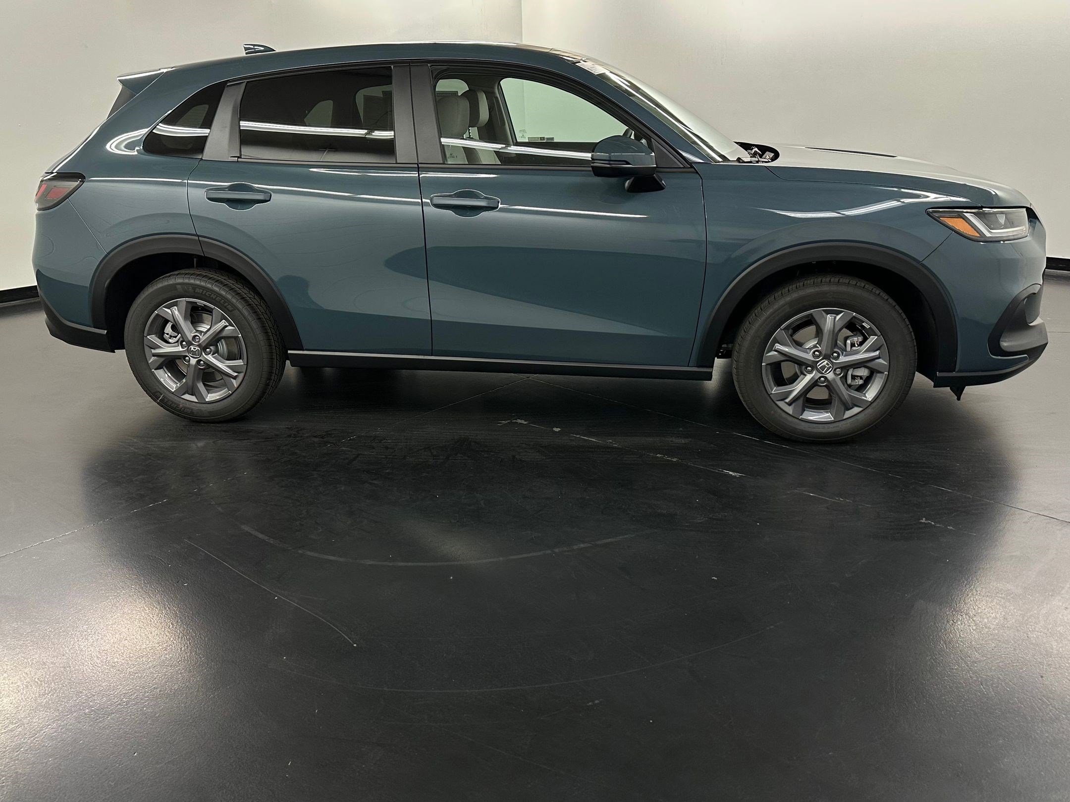 New 2026 Honda HR-V LX image 8