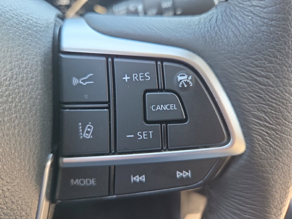 Used 2025 Toyota Sienna XLE w/ XLE Plus Package AWD/4WD image 32