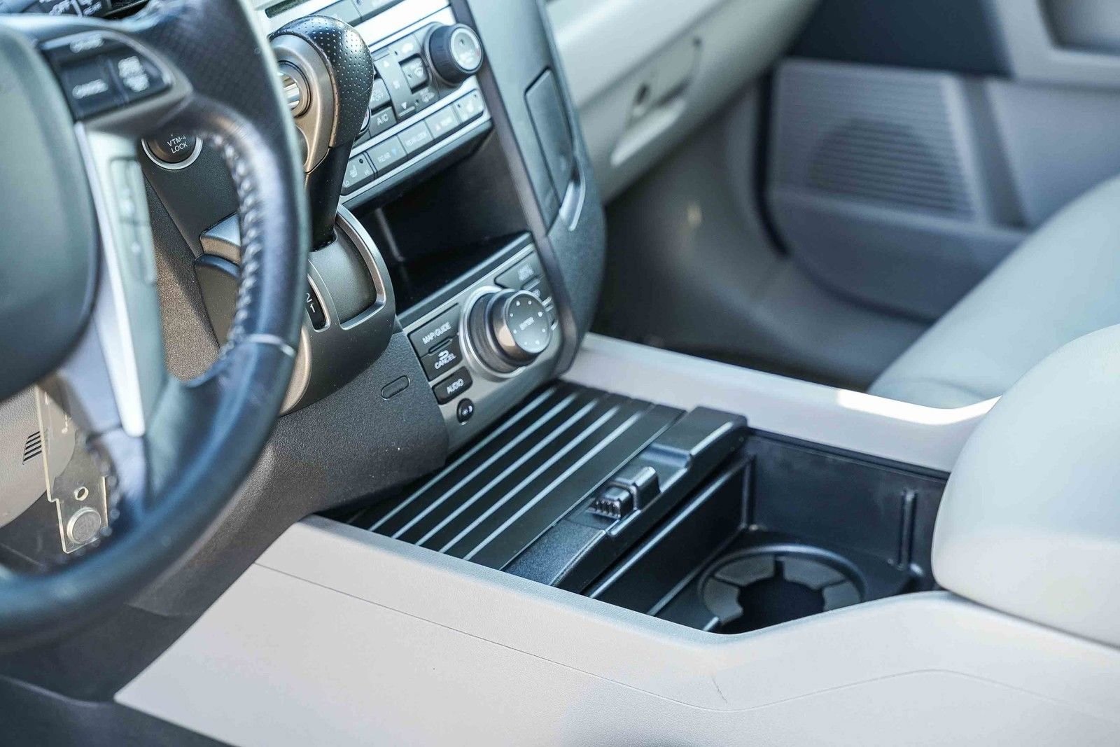 Used 2013 Honda Pilot Touring image 21