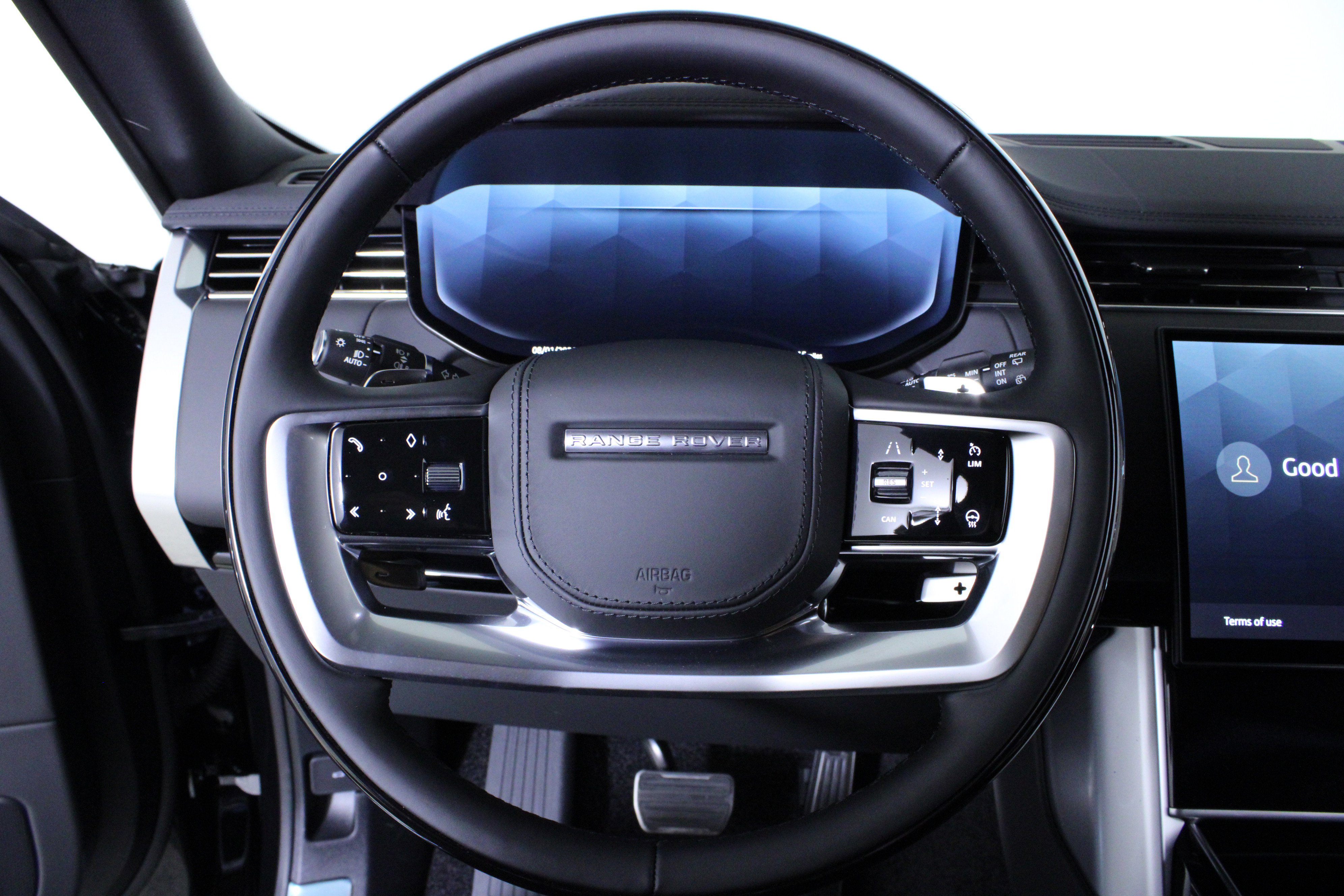 New 2026 Land Rover Range Rover SE image 17