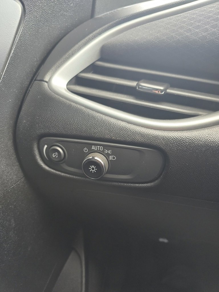 Used 2022 Chevrolet Malibu LT w/ Sport Edition image 20